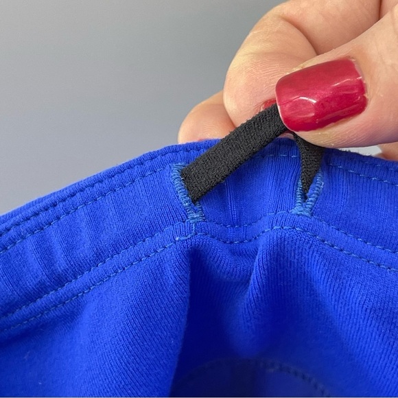 Athleta Relay Reflective Crop Capri Legging Size Medium - Picture 10 of 14